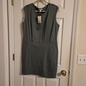 Elegant Green Sleeveless Dress